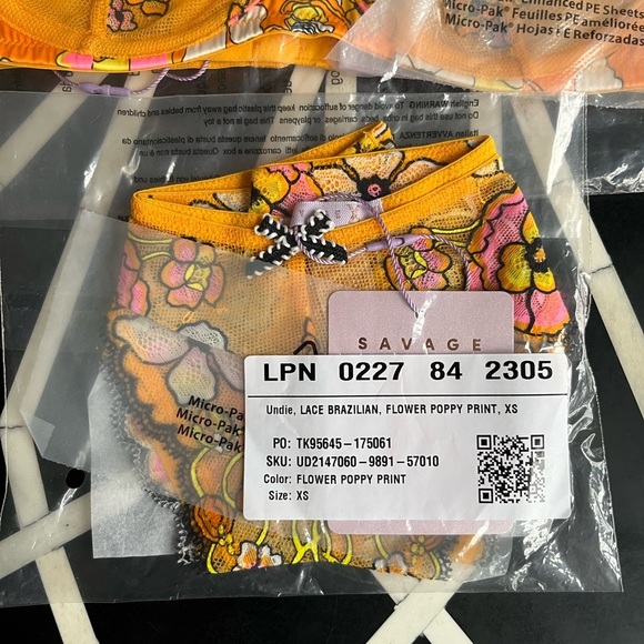 Savage X Fenty Flower Poppy Print Bra & Brazilian Panty Set - Picture 11 of 13